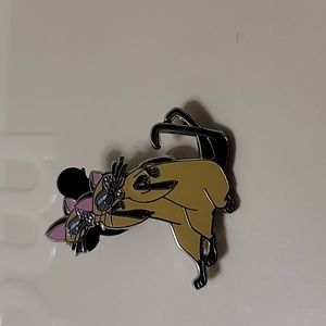 Disney Siamese Cats Pin